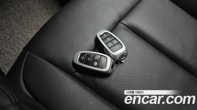 Hyundai Staria 2023 thumb 8