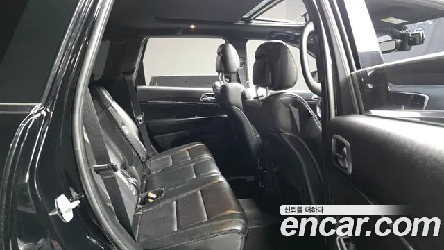 Jeep Grand Cherokee 2018 thumb 4
