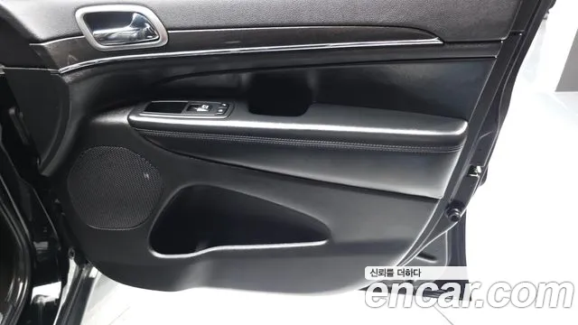 Jeep Grand Cherokee 2018 thumb 2