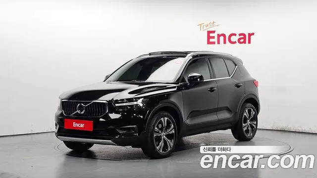 Volvo XC40 2022 thumb 3
