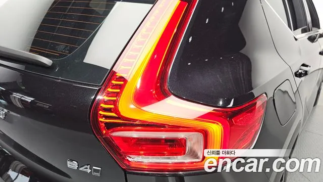 Volvo XC40 2022 thumb 8