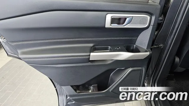 Ford Explorer 2020 thumb 9