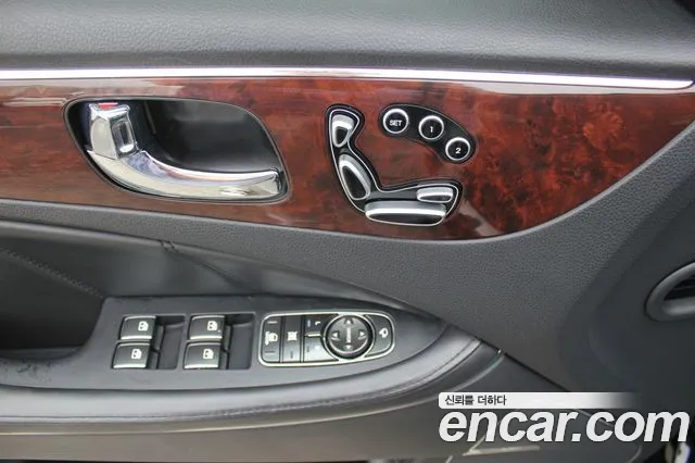 Hyundai Equus 2011 thumb 2