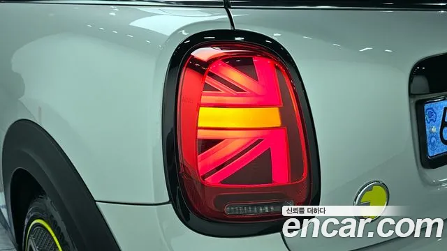 Mini Cooper Electric 2022 thumb 10