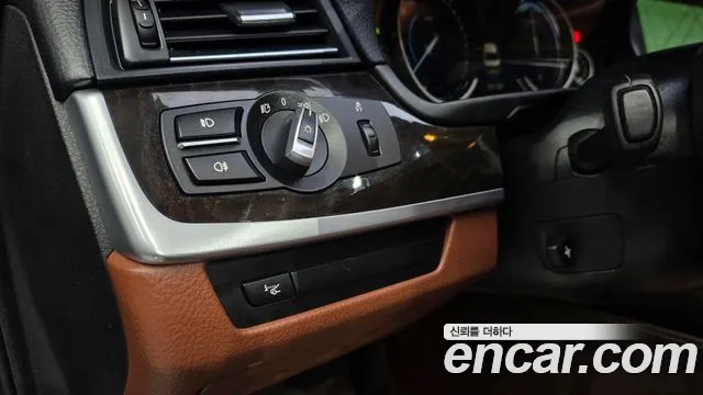 BMW 5 серии 2013 thumb 4