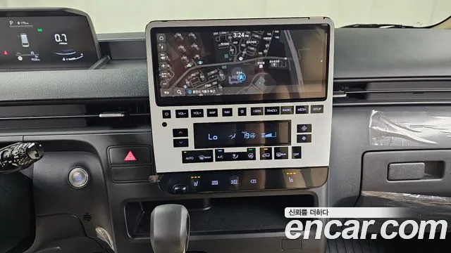Hyundai Staria 2023 thumb 2