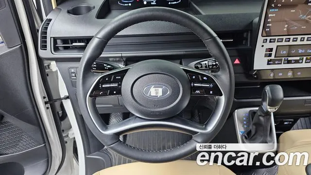Hyundai Staria 2023 thumb 11