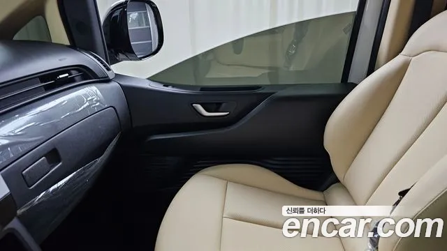 Hyundai Staria 2023 thumb 12