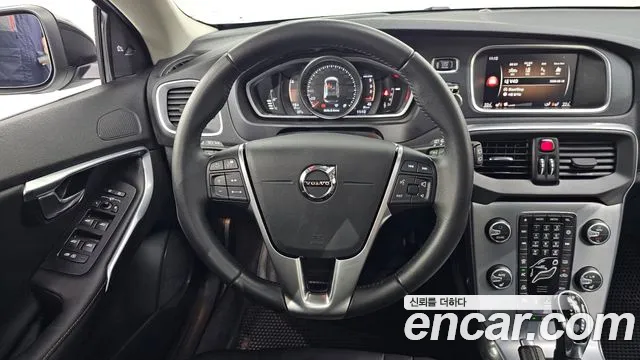 Volvo V40 Cross Country 2019 thumb 5