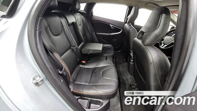 Volvo V40 Cross Country 2019 thumb 4