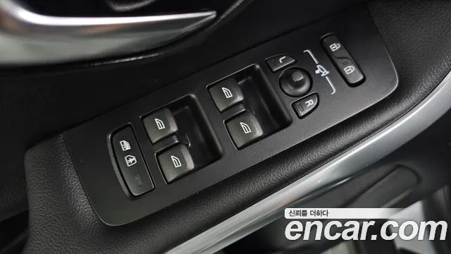 Volvo V40 Cross Country 2019 thumb 10