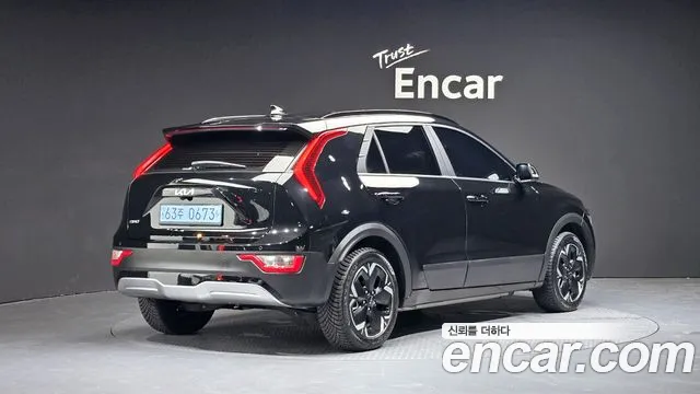 Kia Niro 2023 thumb 2