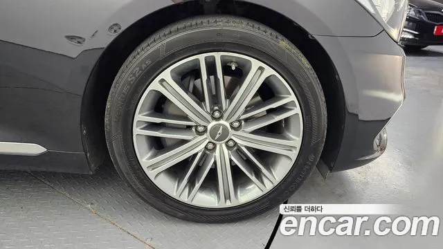 Genesis G80 2017 thumb 10