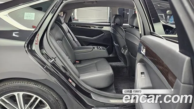 Genesis G80 2017 thumb 12