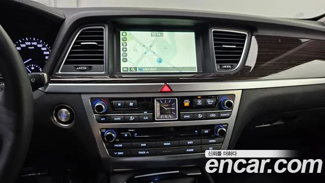 Genesis G80 2017 thumb 6