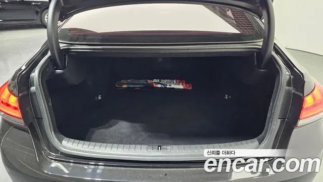 Genesis G80 2017 thumb 7
