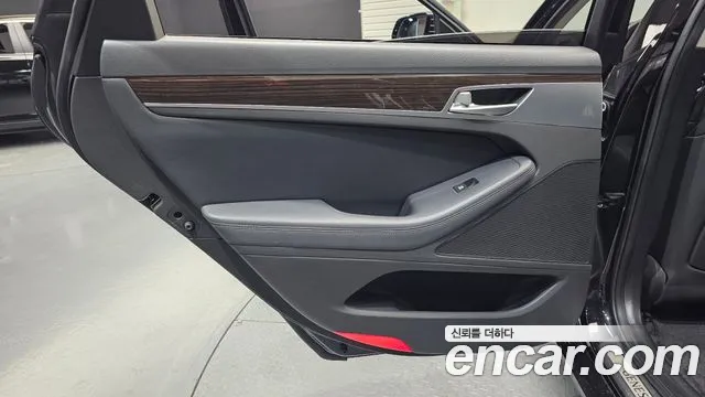 Genesis G80 2017 thumb 4