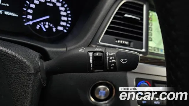 Genesis G80 2017 thumb 3