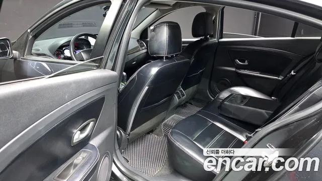Renault SM3 2014 thumb 2