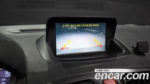 Renault SM3 2014 thumb 9