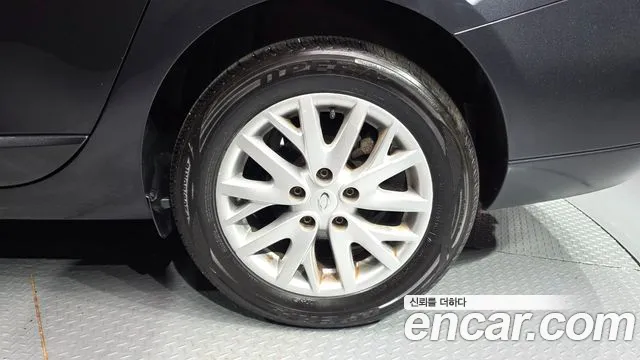 Renault SM3 2014 thumb 10