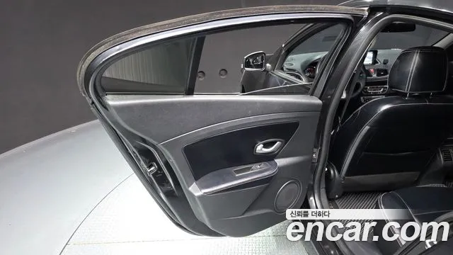 Renault SM3 2014 thumb 11
