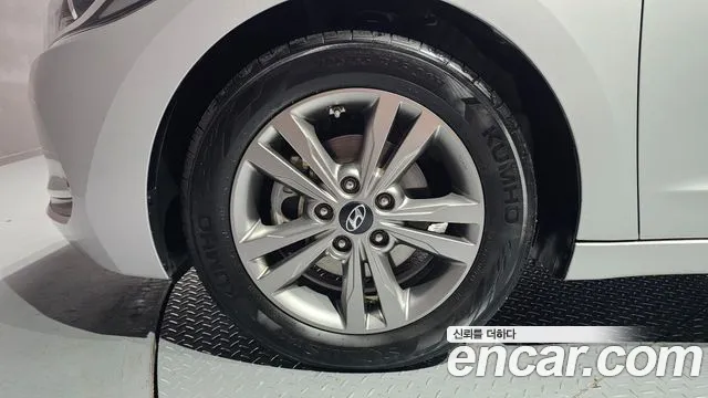 Hyundai Avante 2015 thumb 2