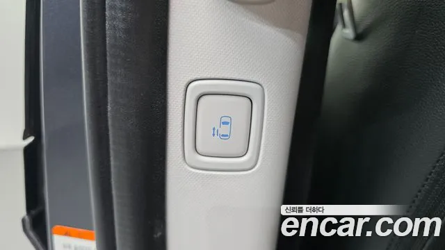 Hyundai Staria 2021 thumb 5