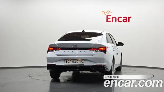 Hyundai Elantra 2021 thumb 4