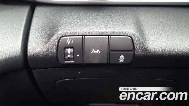 Hyundai Elantra 2021 thumb 6