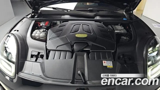Porsche Cayenne 2023 thumb 10