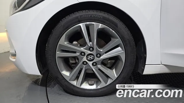 Hyundai Avante 2017 thumb 10
