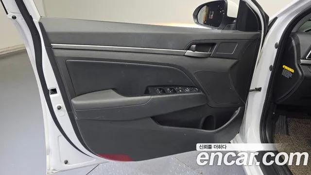 Hyundai Avante 2017 thumb 9