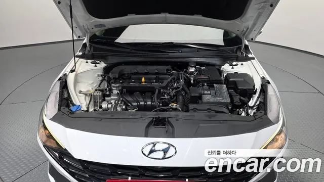 Hyundai Elantra 2022 thumb 4