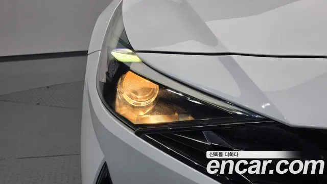 Hyundai Elantra 2022 thumb 11