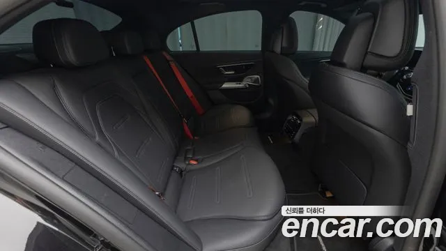 Mercedes-Benz E-Class 2025 thumb 9
