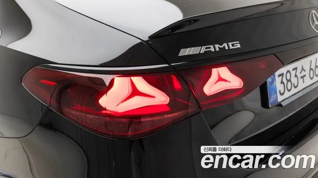 Mercedes-Benz E-Class 2025 thumb 2