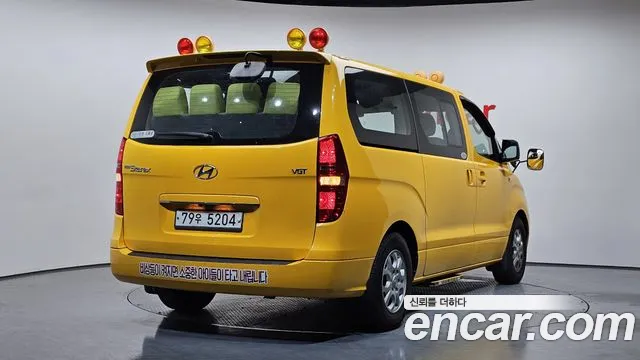 Hyundai Staria 2015 thumb 6