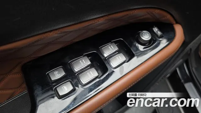 KGM Rexton 2019 thumb 4