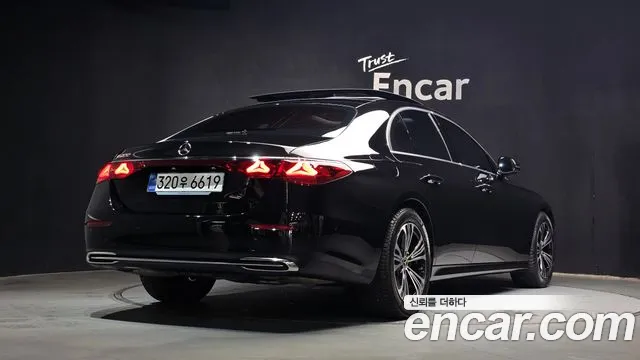 Mercedes-Benz E-Class 2025 thumb 12