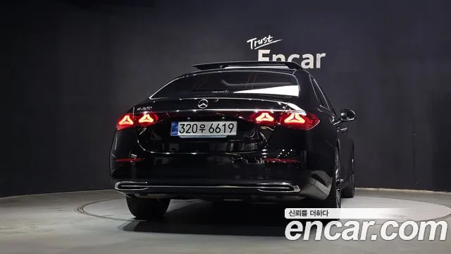 Mercedes-Benz E-Class 2025 thumb 4
