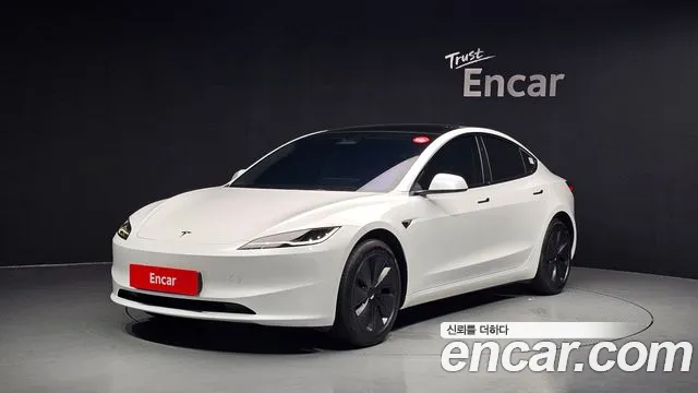 Tesla Model 3 2024 thumb 4