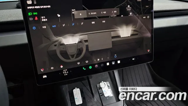 Tesla Model 3 2024 thumb 9