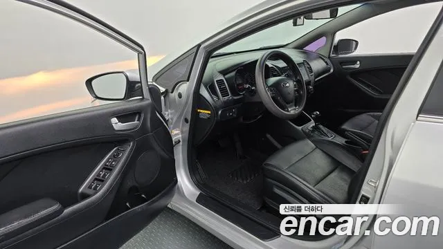 Kia K3 2013 thumb 6