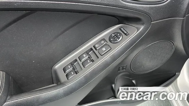 Kia K3 2013 thumb 4