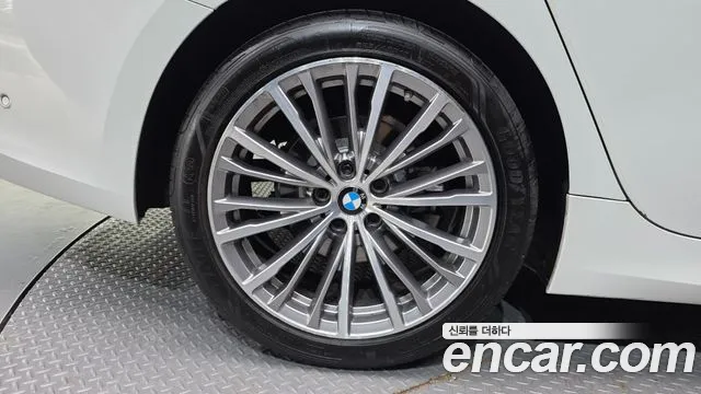 BMW 3 серии 2021 thumb 2