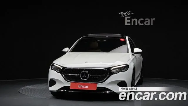 Mercedes-Benz E-Class 2025 thumb 7