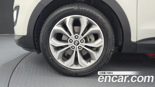 Hyundai Санта Фе 2013 thumb 10
