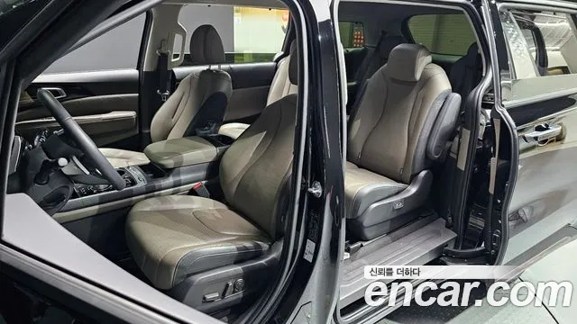 Kia Carnival 2024 thumb 4