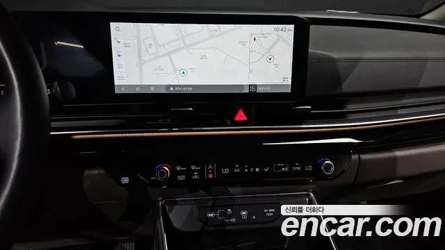 Kia Carnival 2024 thumb 2